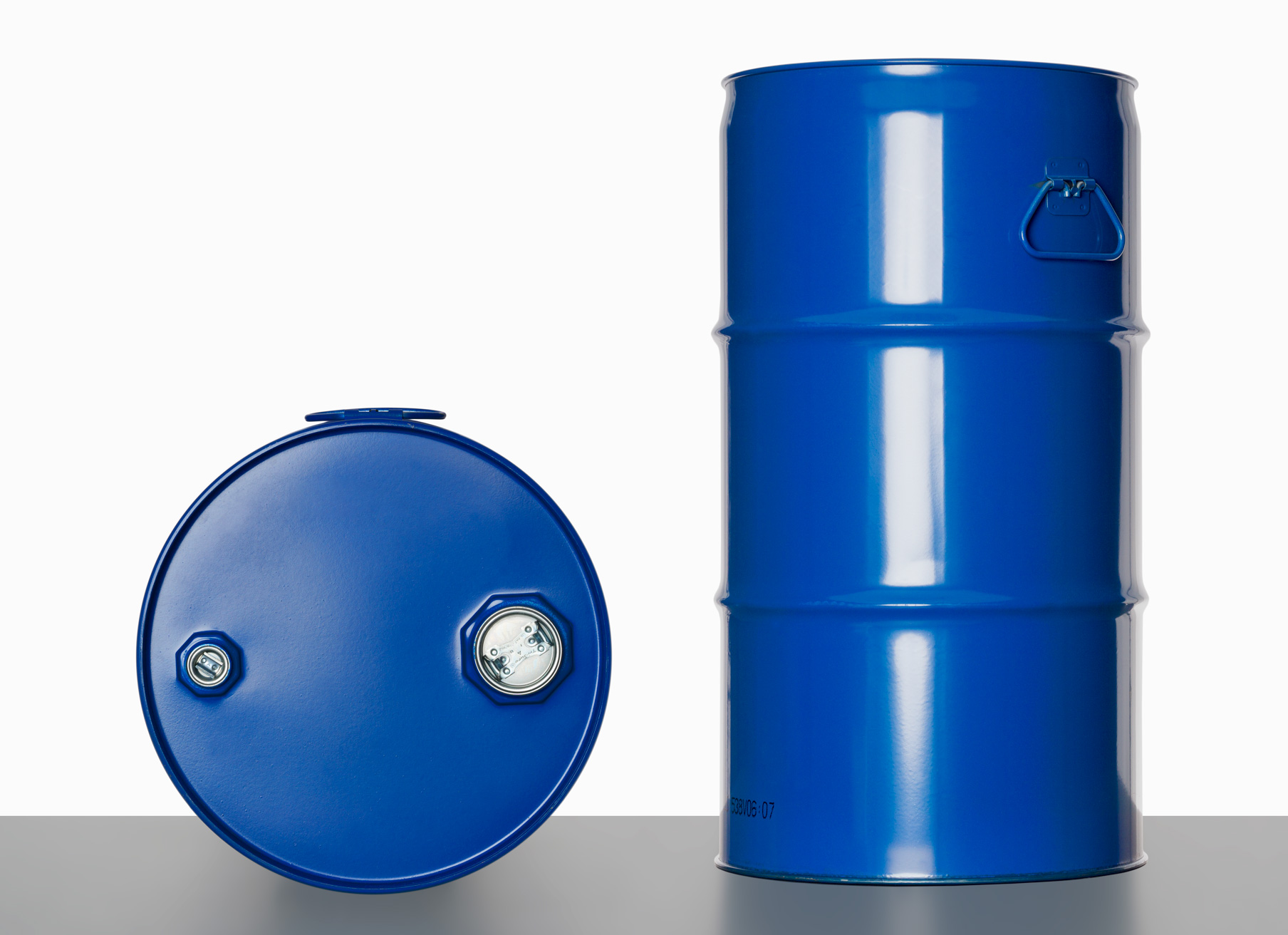ALMUT PLASTIK: Drum besi 60 liter.