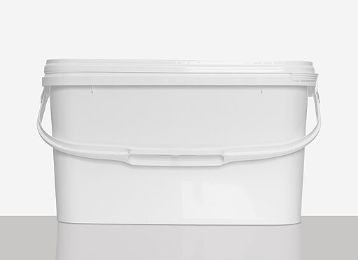 Plastic rectangular bucket: 6,2 liter, colour: white