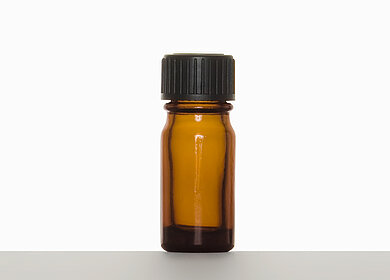 Dropper bottle: 5 milliliter, colour: brown