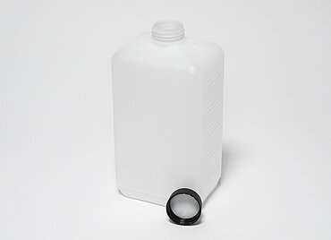 Square bottle: 2,0 liter, colour: natural Square bottle: 2,0 liter, colour: natural