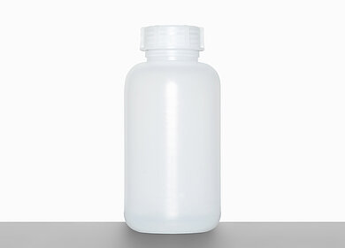 Laboratory bottle: 2,0 liter, colour: natural