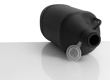 Plastic hazardous goods bottle: 2,5 liter, colour: black