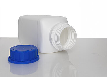 Chemical bottle: 2,5 liter, colour: white