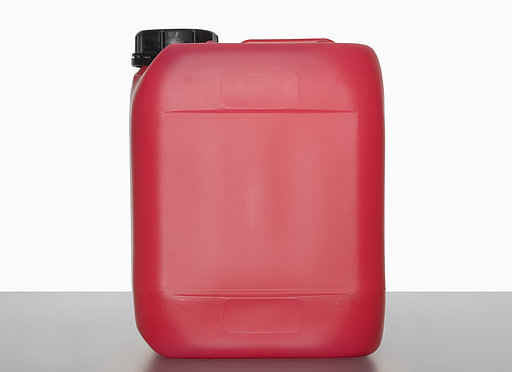 Plastic canister: 5,0 liter, colour: red