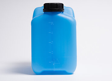Plastic canister: 5,0 liter, colour: blue