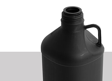 Plastic hazardous goods bottle: 2,5 liter, colour: black