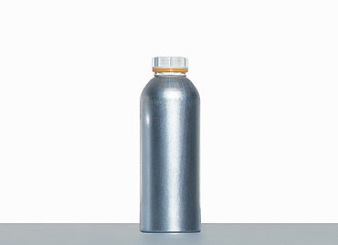 Aluminiumflasche Rundschulter i.l.: 1,3 Liter, Farbe: silbermatt gebeizt