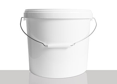 Plastic round bucket: 12,5 liter, colour: white