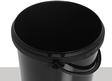 Plastic round bucket: 5,0 liter, colour: black