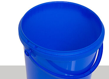 Plastic round bucket: 5,0 liter, colour: blue Plastic round bucket: 5,0 liter, colour: blue
