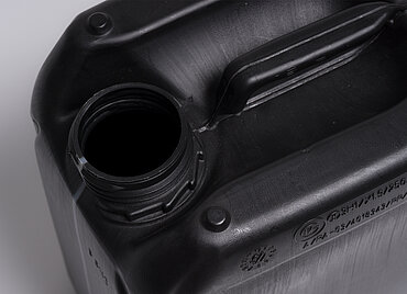 Plastic canister: 5,0 liter, colour: black