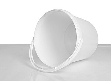 Plastic round bucket: 5,7 liter, colour: white Plastic round bucket: 5,7 liter, colour: white