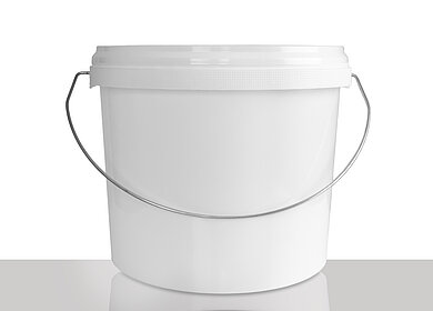 Plastic round bucket: 8,0 liter, colour: white
