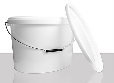 Plastic oval bucket: 18,1 liter, colour: white Plastic oval bucket: 18,1 liter, colour: white