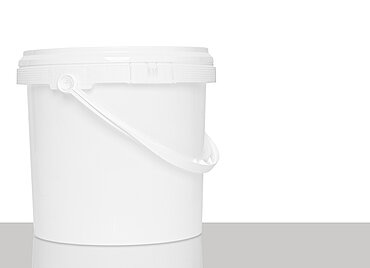 Plastic round bucket: 2,5 liter, colour: white