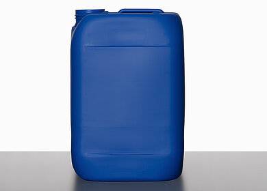 Plastic canister: 6,0 liter, colour: blue