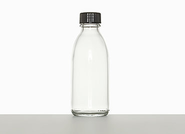 Narrow neck bottle: 100 milliliter, colour: clear