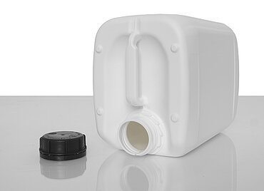 Plastic canister: 5,0 liter, colour: white