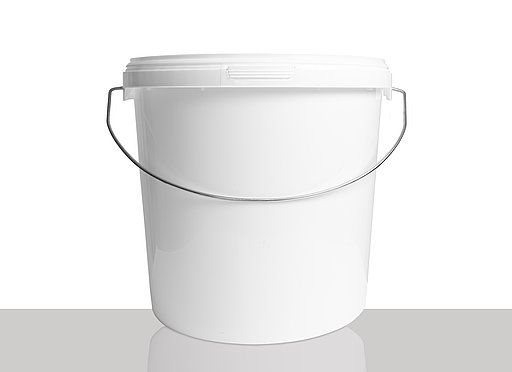 Plastic round bucket: 10,8 liter, colour: white