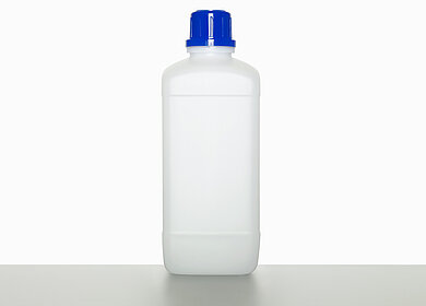 Chemical bottle: 1,0 liter, colour: natural