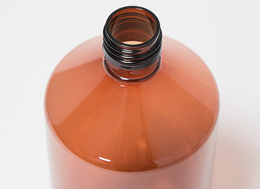 PET Flasche: 1,0 Liter, Farbe: braun transparent PET Flasche: 1,0 Liter, Farbe: braun transparent