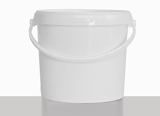 Plastic round bucket: 5,6 liter, colour: white