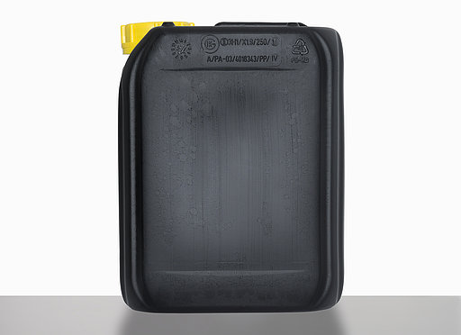Plastic canister: 5,0 liter, colour: black