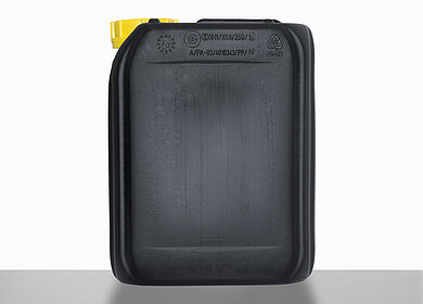 Plastic canister: 5,0 liter, colour: black