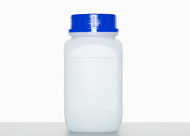 Chemical bottle: 1,5 liter, colour: white