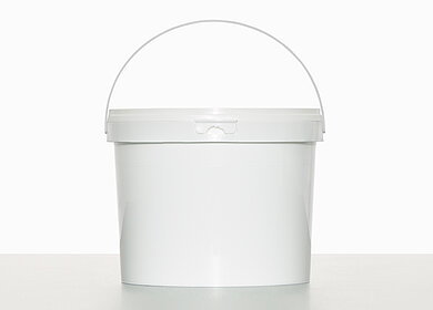 Plastic round bucket: 3,2 liter, colour: white