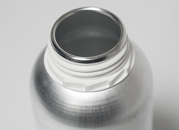 Aluminium bottle round shoulder: 1,3 liter, colour: matte silver stained