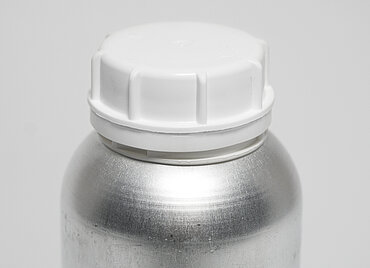 Aluminium bottle round shoulder: 1,3 liter, colour: matte silver stained