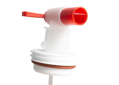 Bung plug with outlet tap of HDPE