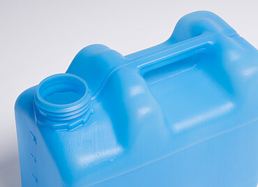Plastic canister: 5,0 liter, colour: blue