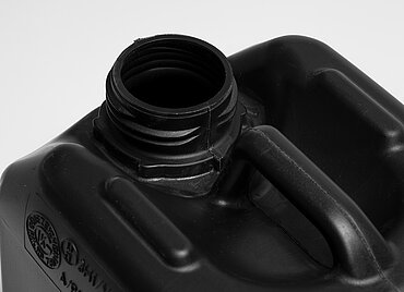 Plastic canister: 2,0 liter, colour: black