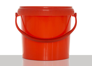 Plastic round bucket: 2,5 liter, colour: red